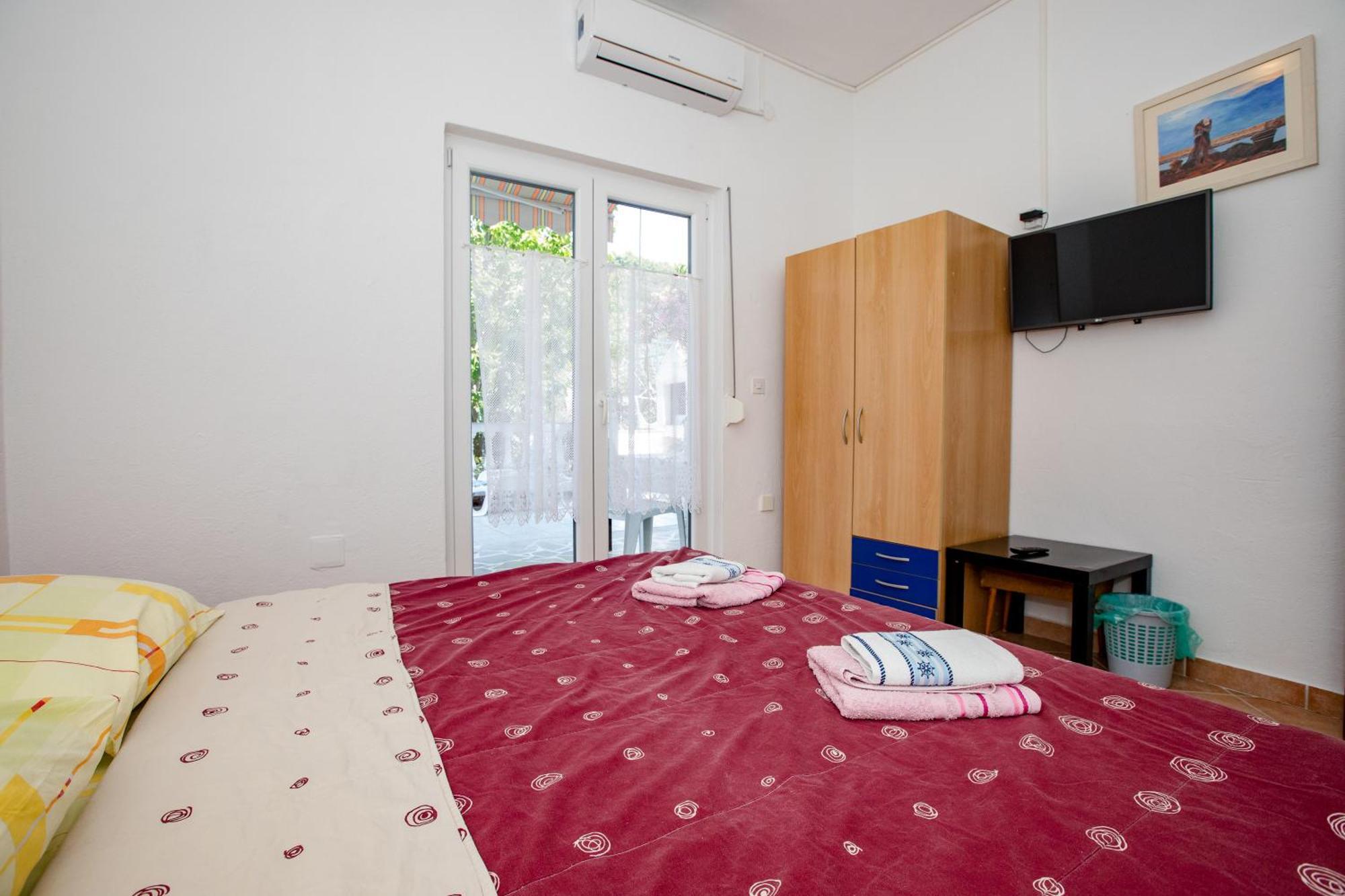 Lovely Meta Apartments Palit Buitenkant foto