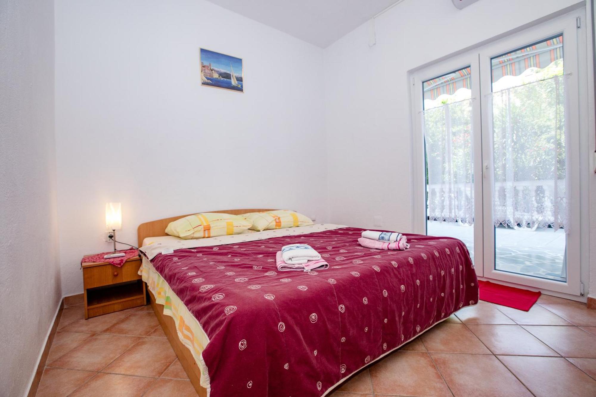 Lovely Meta Apartments Palit Buitenkant foto